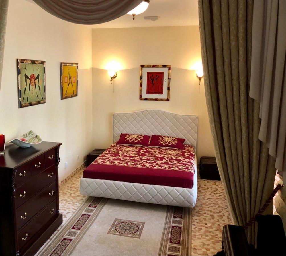 Guests House With Amazing Pool And Sauna Babite Ngoại thất bức ảnh