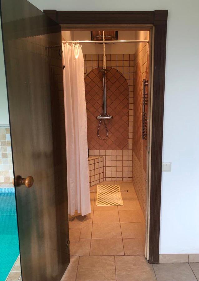 Guests House With Amazing Pool And Sauna Babite Ngoại thất bức ảnh