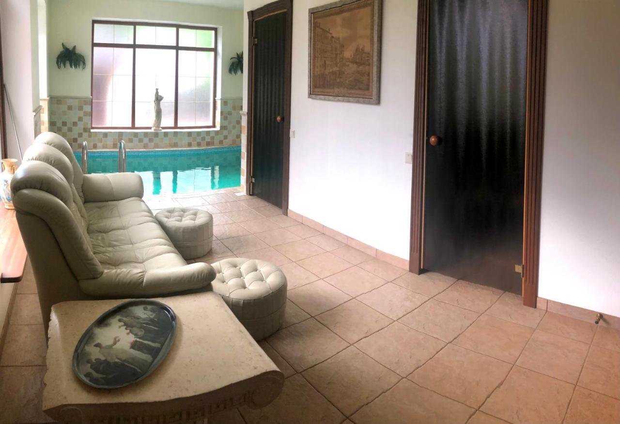 Guests House With Amazing Pool And Sauna Babite Ngoại thất bức ảnh