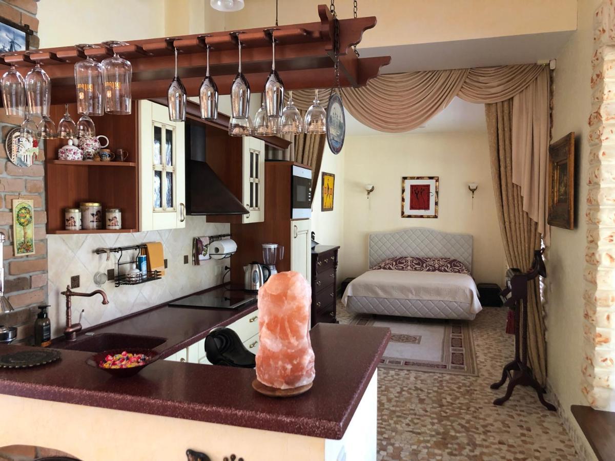 Guests House With Amazing Pool And Sauna Babite Ngoại thất bức ảnh