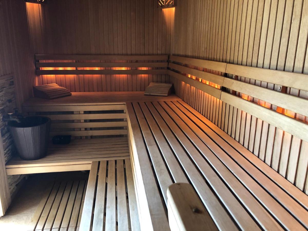 Guests House With Amazing Pool And Sauna Babite Ngoại thất bức ảnh