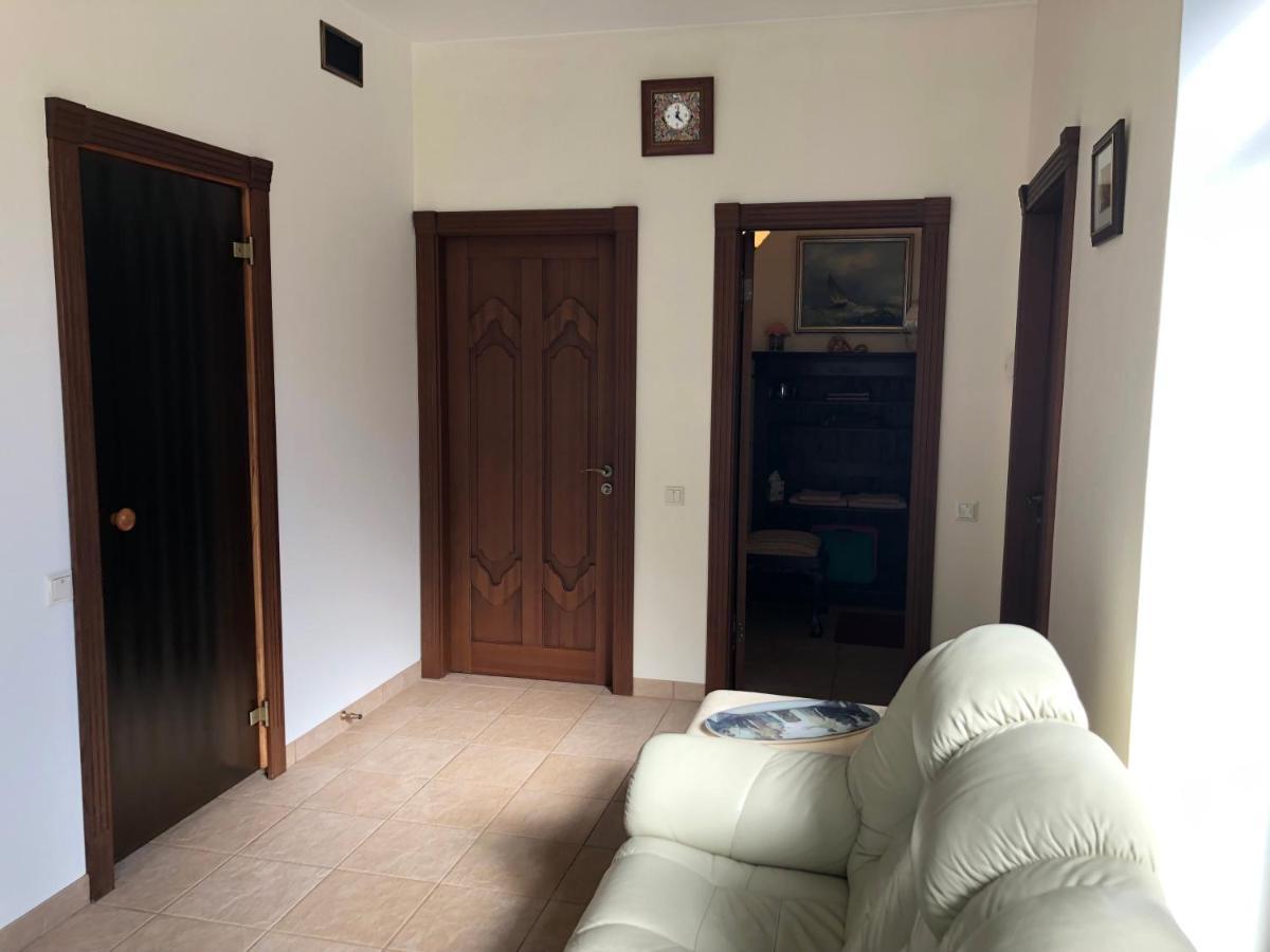 Guests House With Amazing Pool And Sauna Babite Ngoại thất bức ảnh