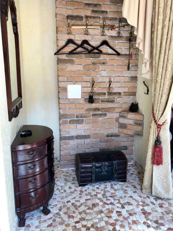 Guests House With Amazing Pool And Sauna Babite Ngoại thất bức ảnh