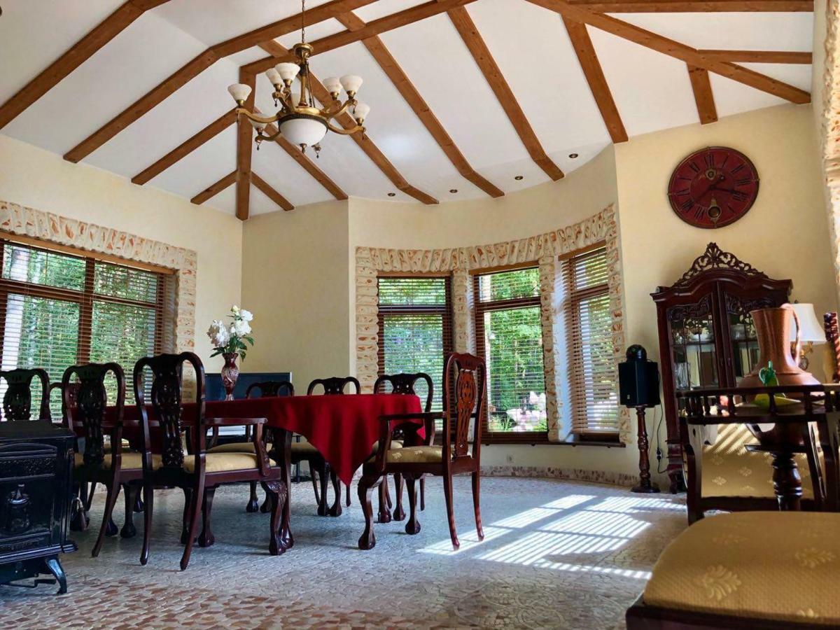 Guests House With Amazing Pool And Sauna Babite Ngoại thất bức ảnh