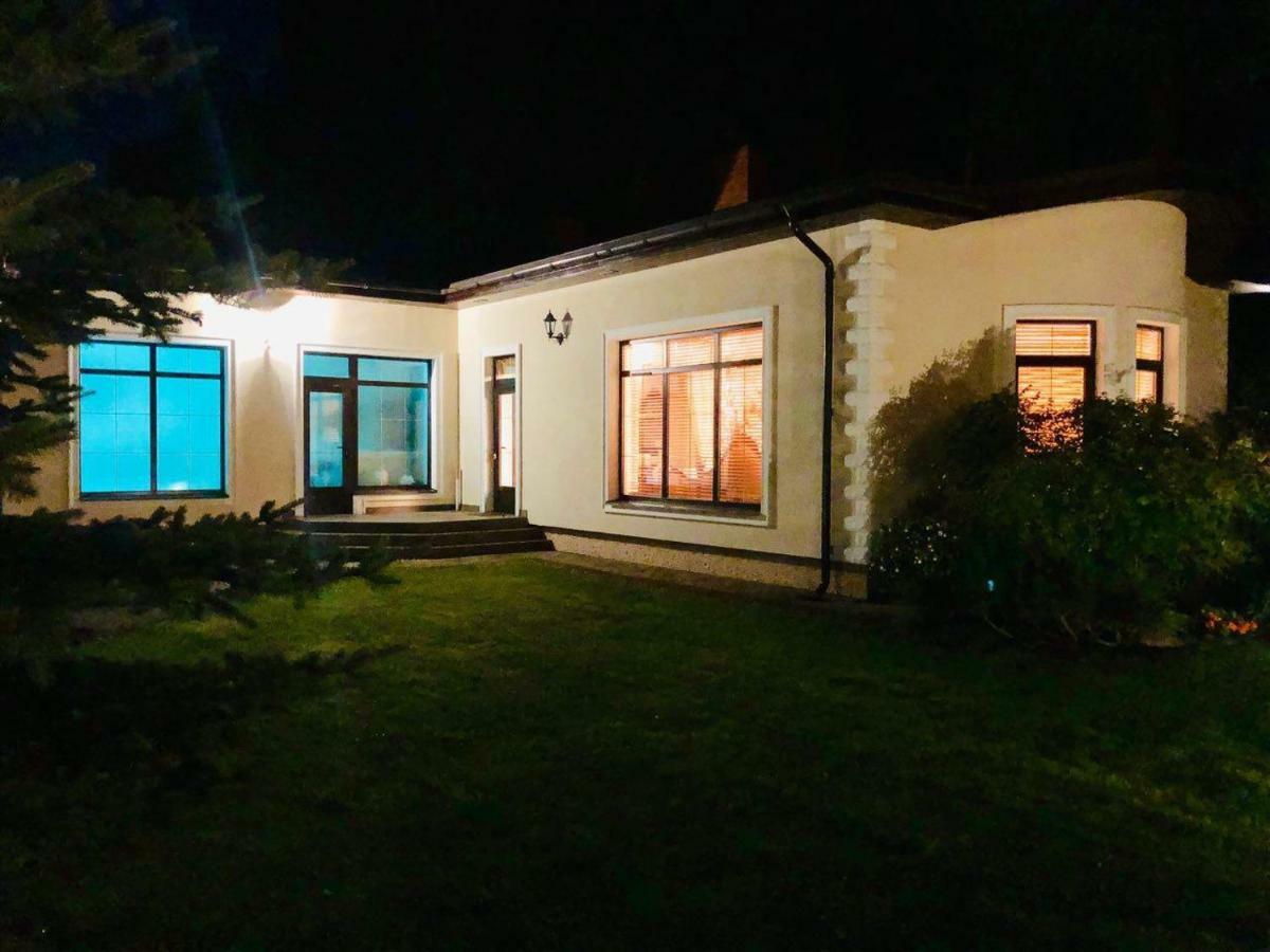 Guests House With Amazing Pool And Sauna Babite Ngoại thất bức ảnh